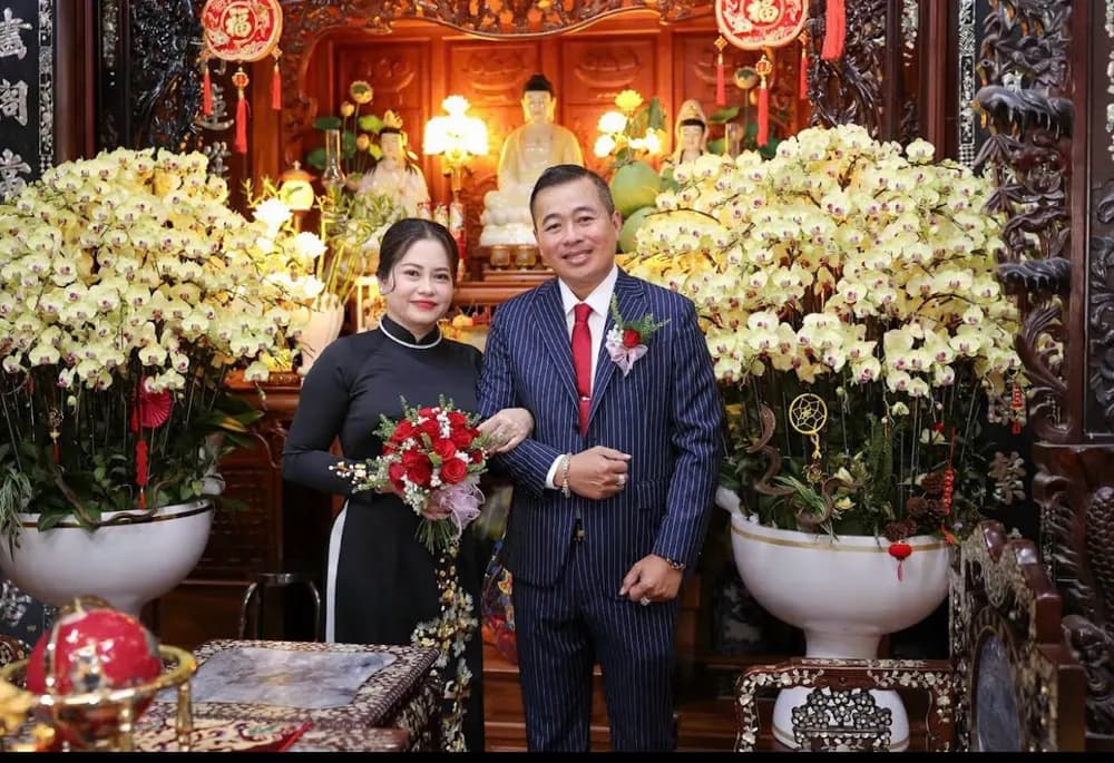 Bộ suit cho cha mẹ trong ngày cưới của con