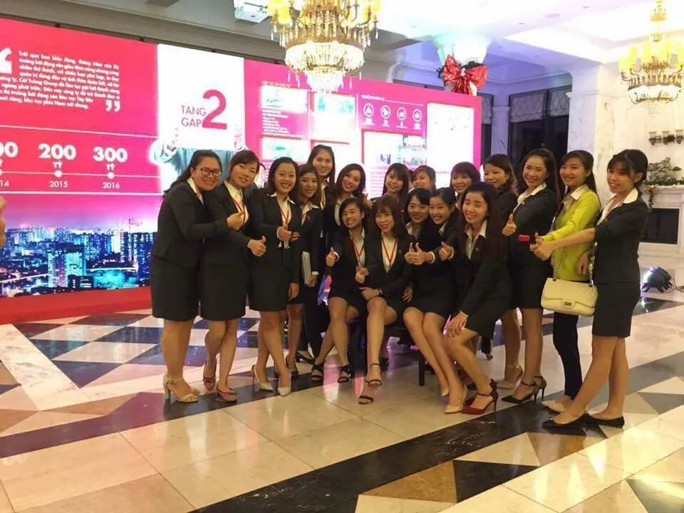 May đồng phục vest nữ: form dáng và cách chọn