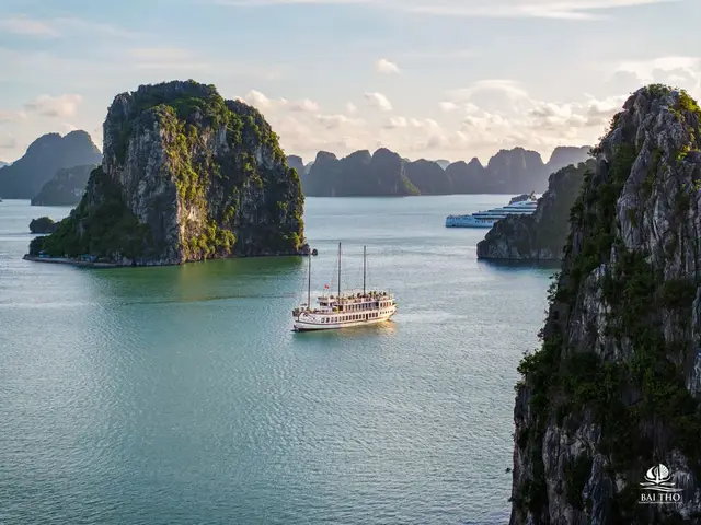 Mon Amie may đồng phục cho Bài Thơ Hạ Long — 6/6
