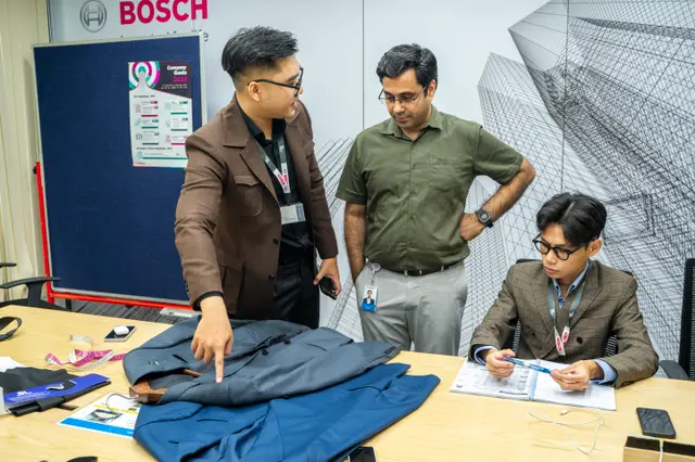 Mon Amie may đồng phục cho BOSCH — 9/71