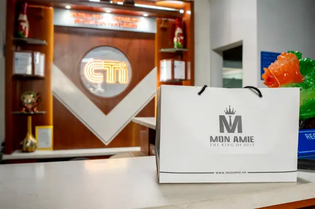Mon Amie may đồng phục cho Central Tech Việt Nam — 5/18