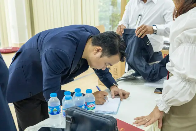 Mon Amie may đồng phục cho COSMO Academy — 8/37