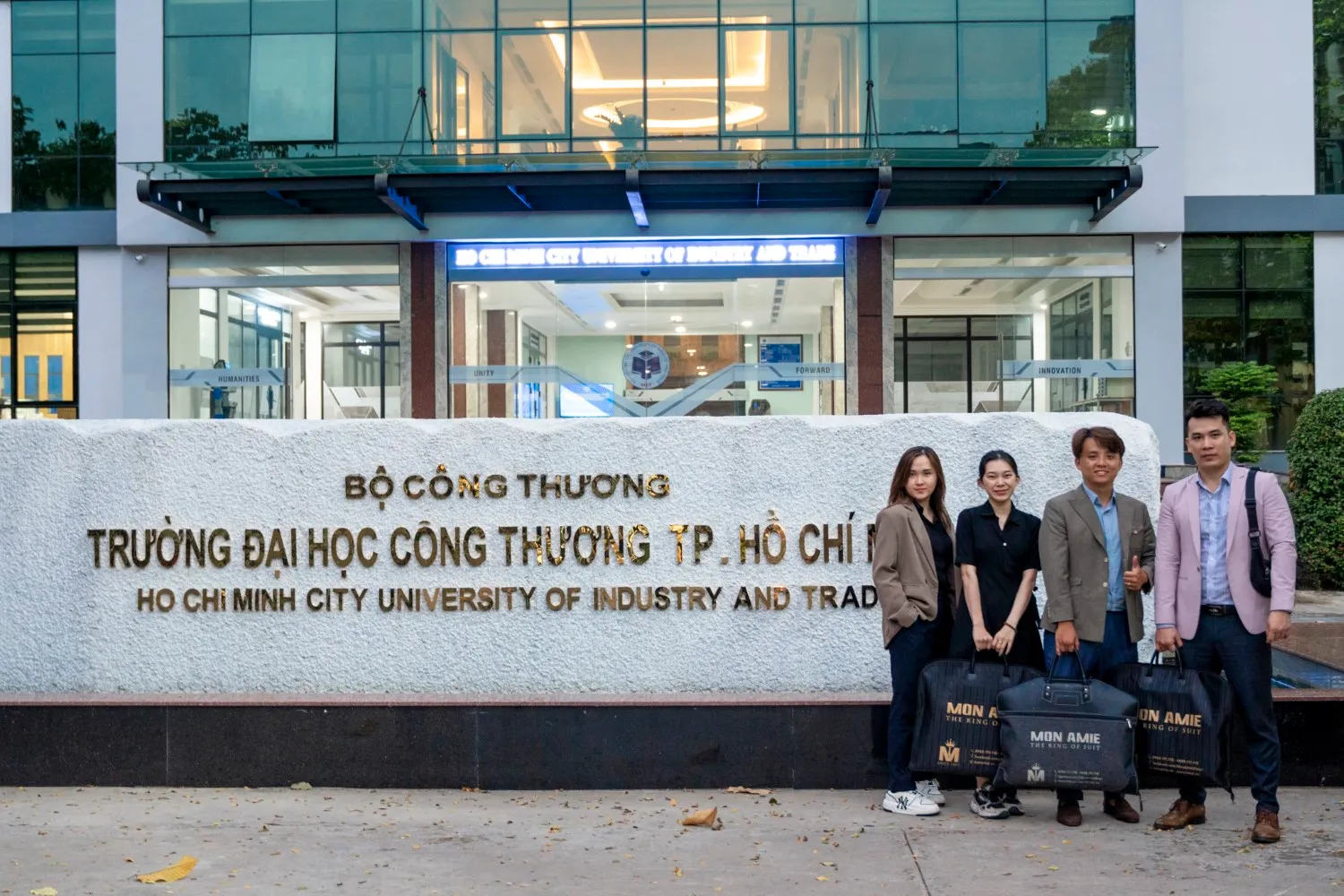 Trường học & Giáo dục