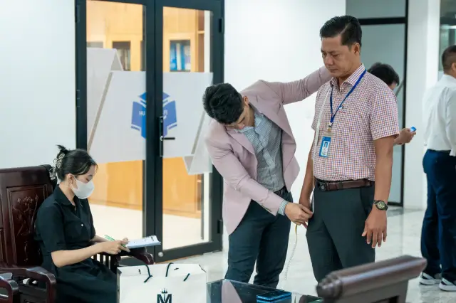 Mon Amie may đồng phục cho Trường Đại học Công Thương TP.HCM — 19/21