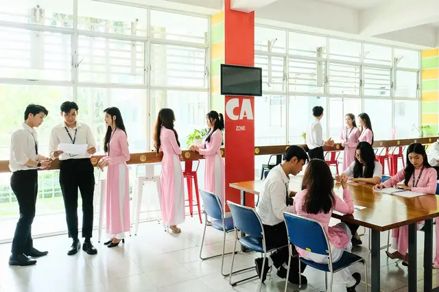 Mon Amie may đồng phục cho Đại học Tôn Đức Thắng — 3/6