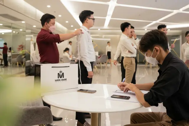 Mon Amie may đồng phục cho Đại Quang Minh — 2/24
