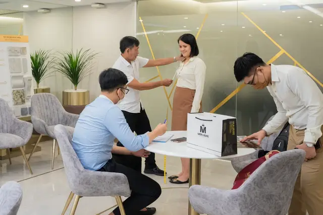 Mon Amie may đồng phục cho Đại Quang Minh — 4/24