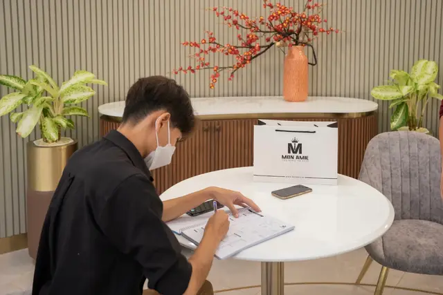 Mon Amie may đồng phục cho Đại Quang Minh — 7/24