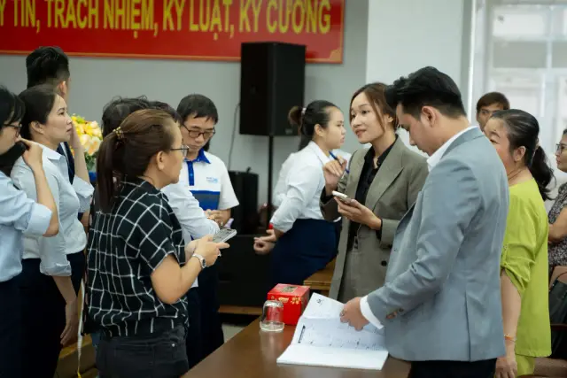 Mon Amie may đồng phục cho Công ty Dịch vụ Công ích Quận 4 — 12/26