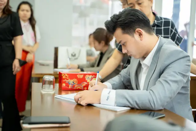 Mon Amie may đồng phục cho Công ty Dịch vụ Công ích Quận 4 — 25/26