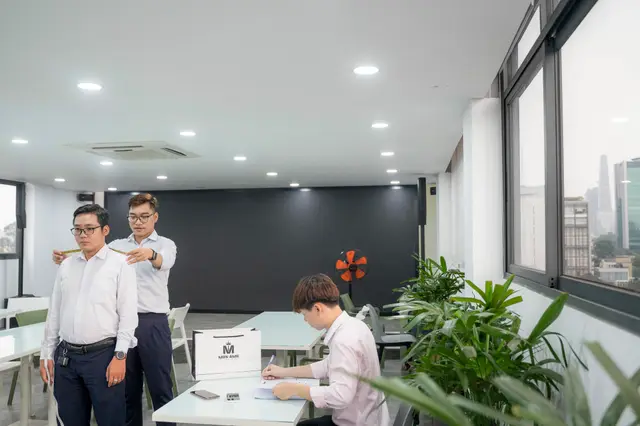 Mon Amie may đồng phục cho ERAS Group — 8/23