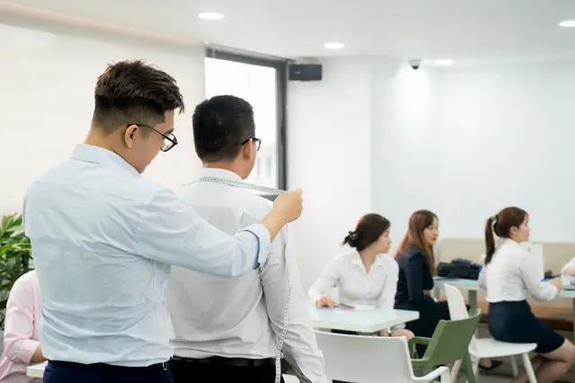 Mon Amie may đồng phục cho ERAS Group — 10/23