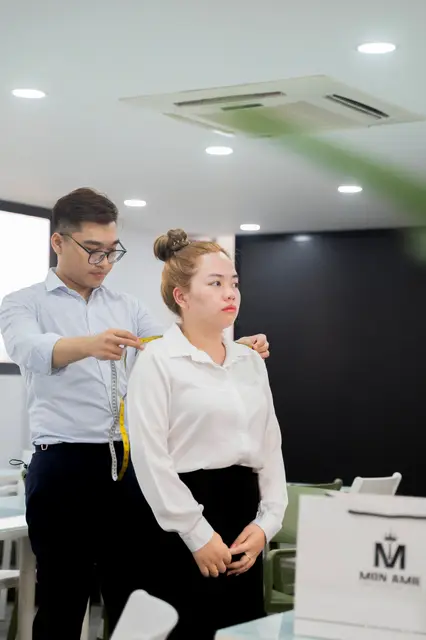 Mon Amie may đồng phục cho ERAS Group — 12/23