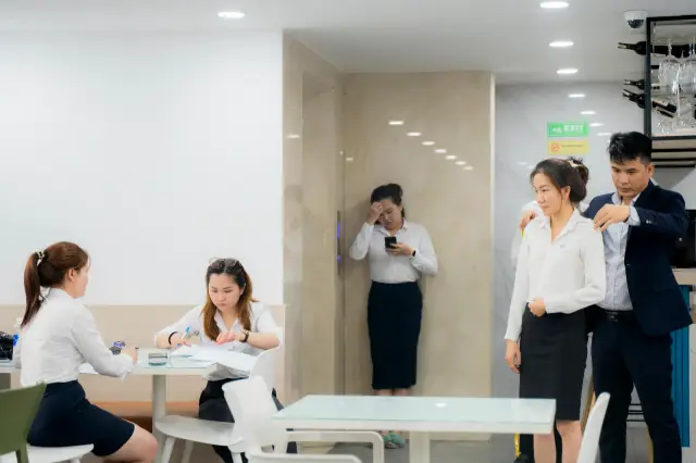 Mon Amie may đồng phục cho ERAS Group — 17/23