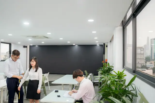Mon Amie may đồng phục cho ERAS Group — 21/23