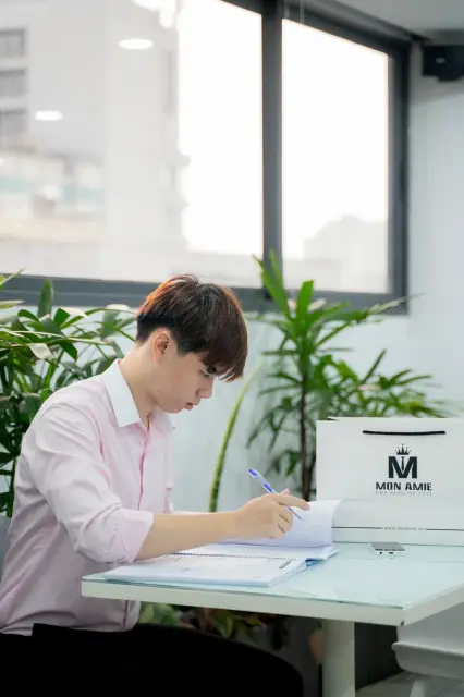Mon Amie may đồng phục cho ERAS Group — 22/23