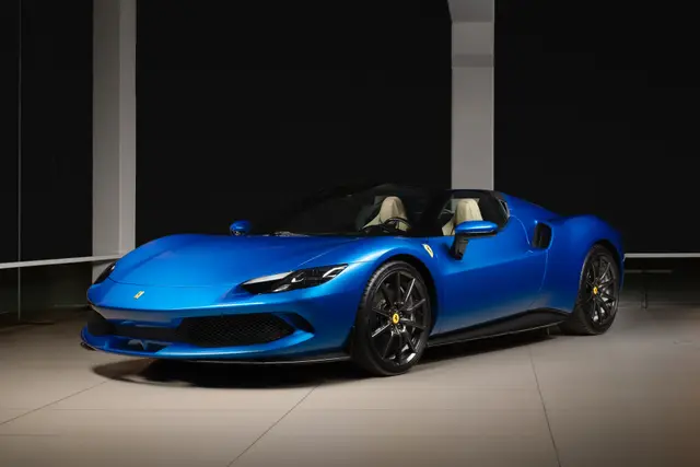 Mon Amie may đồng phục cho Ferrari — 4/6