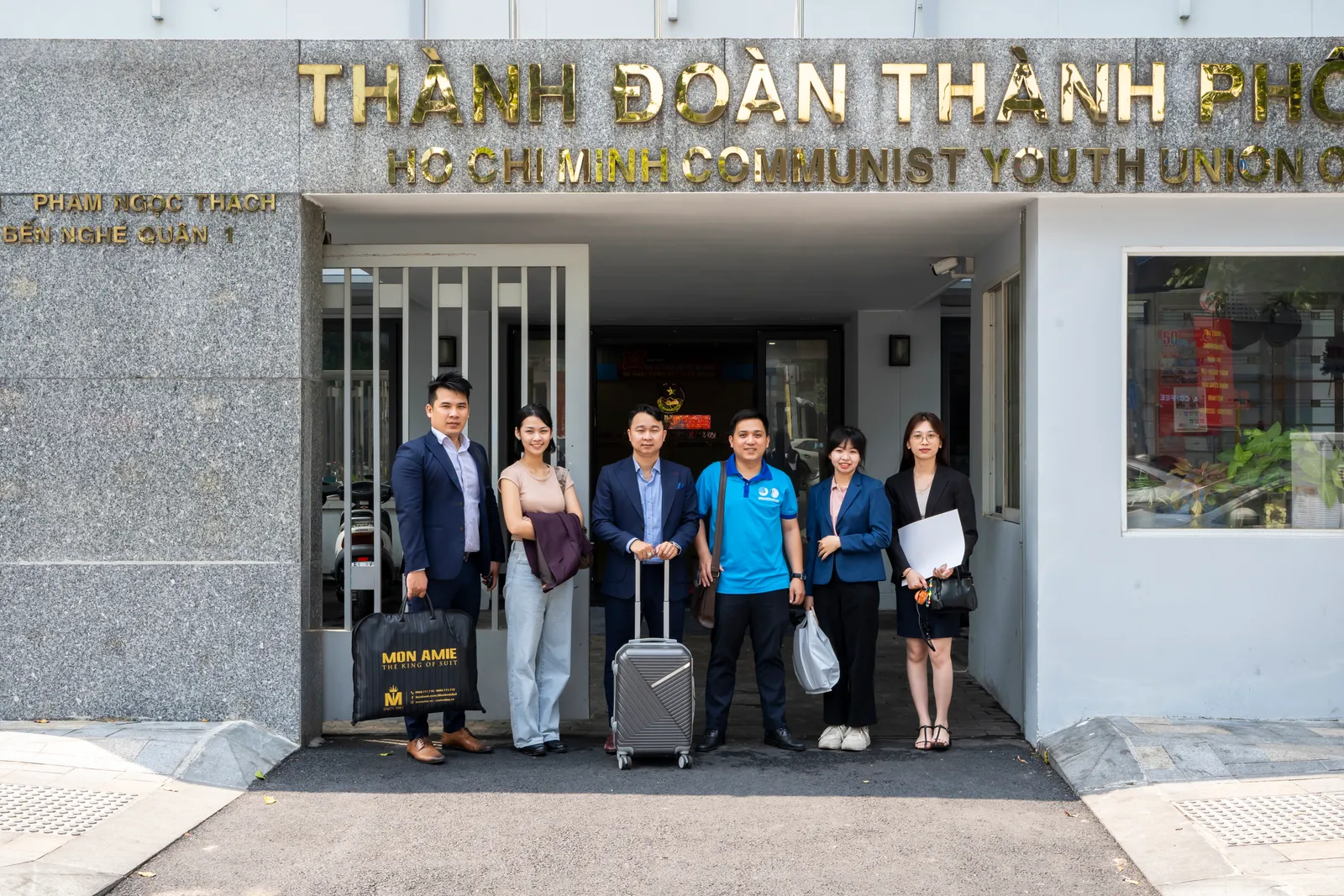 Mon Amie may đồng phục cho Hội LHTN Việt Nam TP.HCM — 1/5