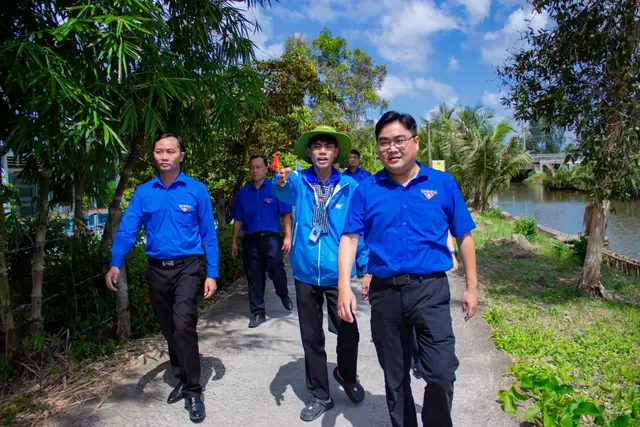 Mon Amie may đồng phục cho Hội LHTN Việt Nam TP.HCM — 3/5