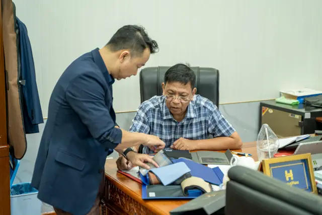 Mon Amie may đồng phục cho Hùng Hậu — 2/15