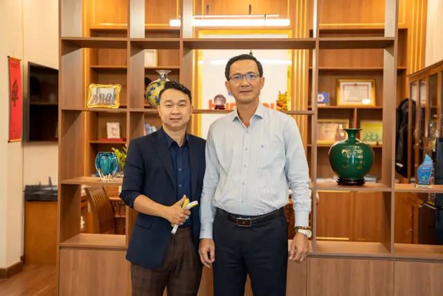 Mon Amie may đồng phục cho Hùng Hậu — 3/15