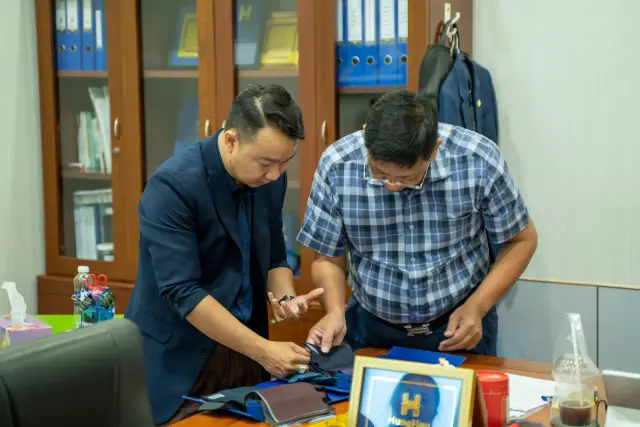 Mon Amie may đồng phục cho Hùng Hậu — 13/15
