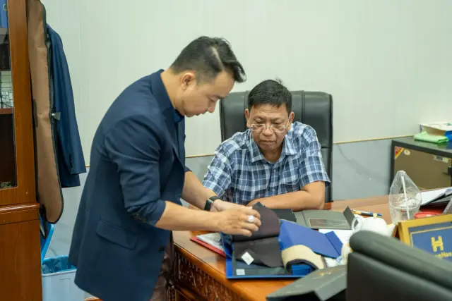 Mon Amie may đồng phục cho Hùng Hậu — 14/15