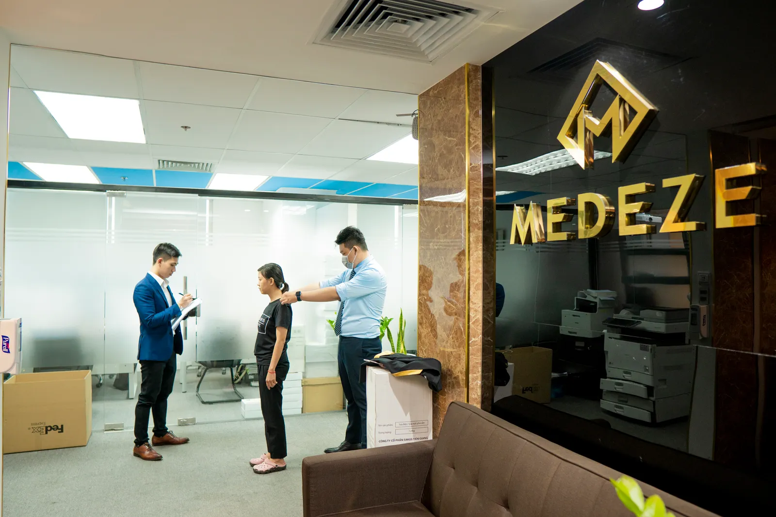 Mon Amie may đồng phục cho MEDEZE — 1/7