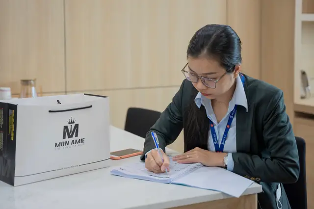 Mon Amie may đồng phục cho Newtecons — 8/27