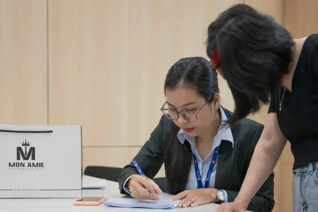 Mon Amie may đồng phục cho Newtecons — 11/27