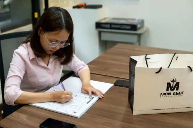 Mon Amie may đồng phục cho Công ty Nhà Bến Thành — 3/7