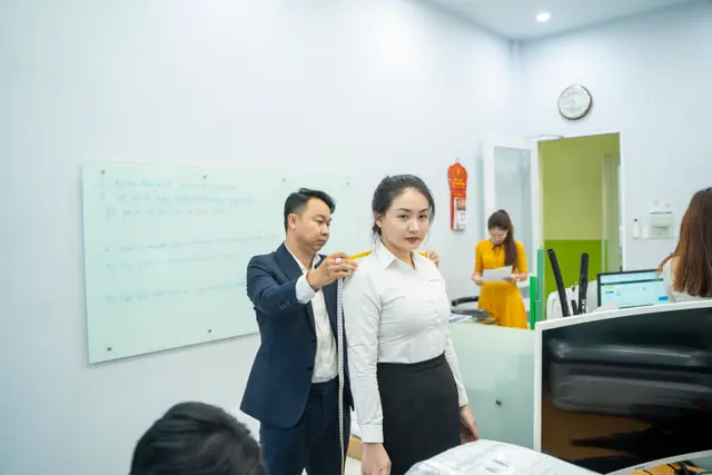 Mon Amie may đồng phục cho Nhựa Đạt Hòa — 4/95