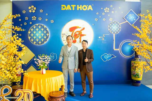 Mon Amie may đồng phục cho Nhựa Đạt Hòa — 12/95