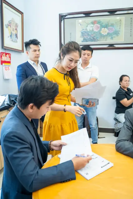 Mon Amie may đồng phục cho Nhựa Đạt Hòa — 18/95