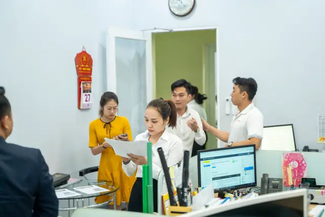 Mon Amie may đồng phục cho Nhựa Đạt Hòa — 21/95