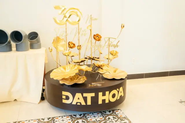 Mon Amie may đồng phục cho Nhựa Đạt Hòa — 70/95