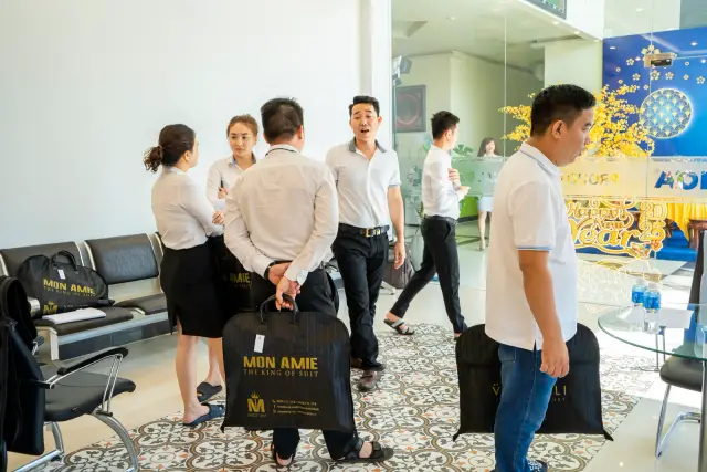 Mon Amie may đồng phục cho Nhựa Đạt Hòa — 92/95