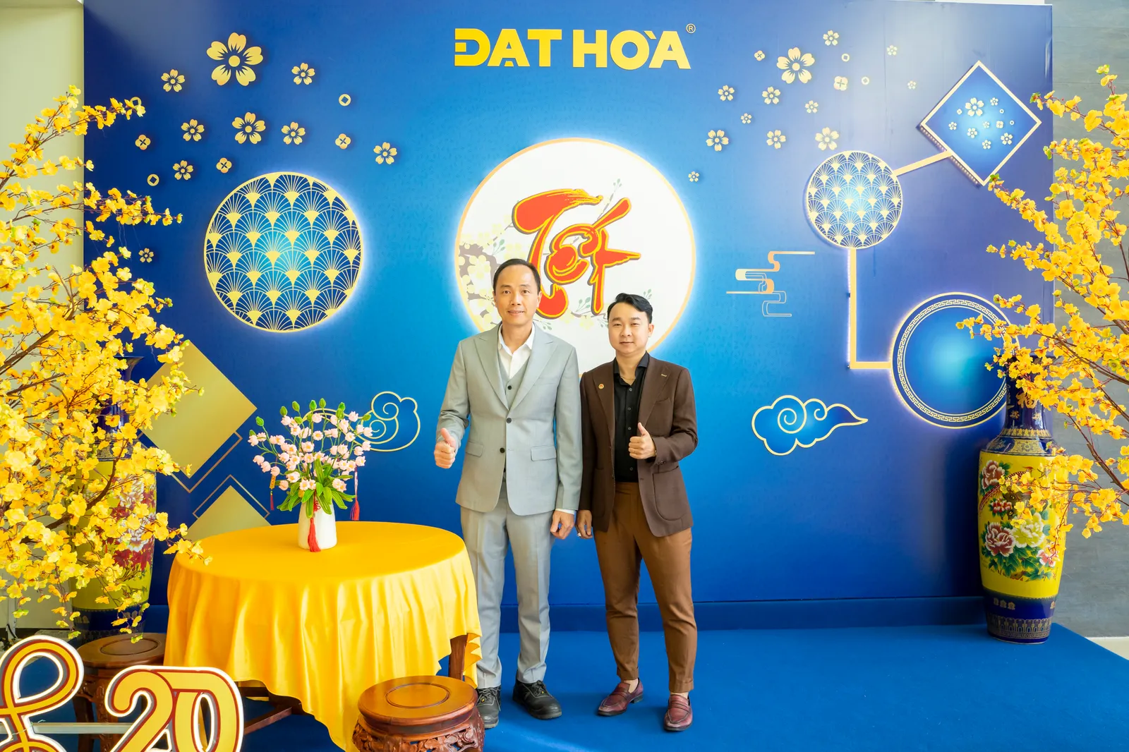 Văn phòng & Tập đoàn