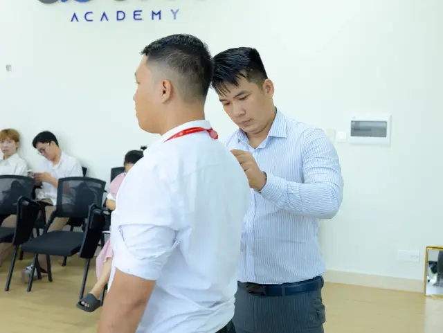 Mon Amie may đồng phục cho Royal Group — 14/25