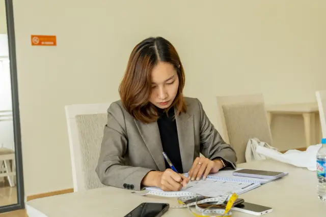 Mon Amie may đồng phục cho Royal Group — 21/25