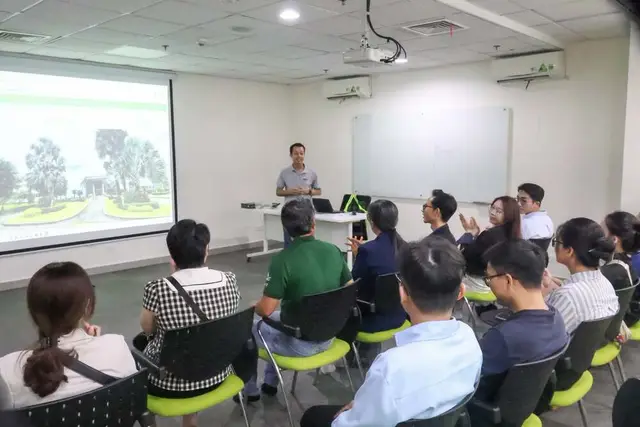 Mon Amie may đồng phục cho Trung tâm CMCN 4.0 TP.HCM — 4/5