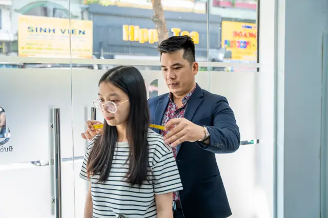 Mon Amie may đồng phục cho Viện Phát triển Nguồn nhân lực và Kinh doanh — UEH — 8/32