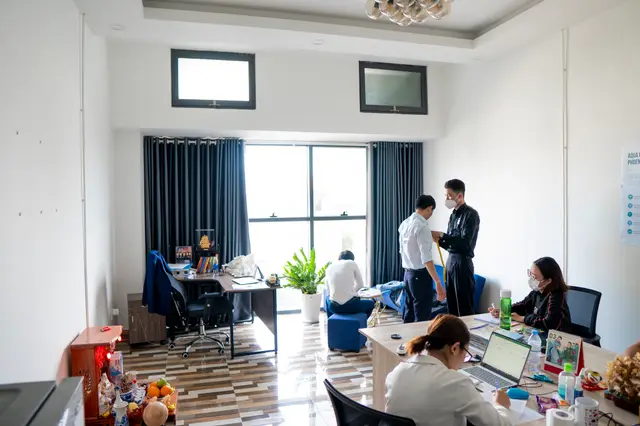 Mon Amie may đồng phục cho VNS — 2/7