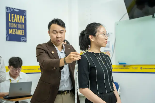 Mon Amie may đồng phục cho Weset English Center — 25/35