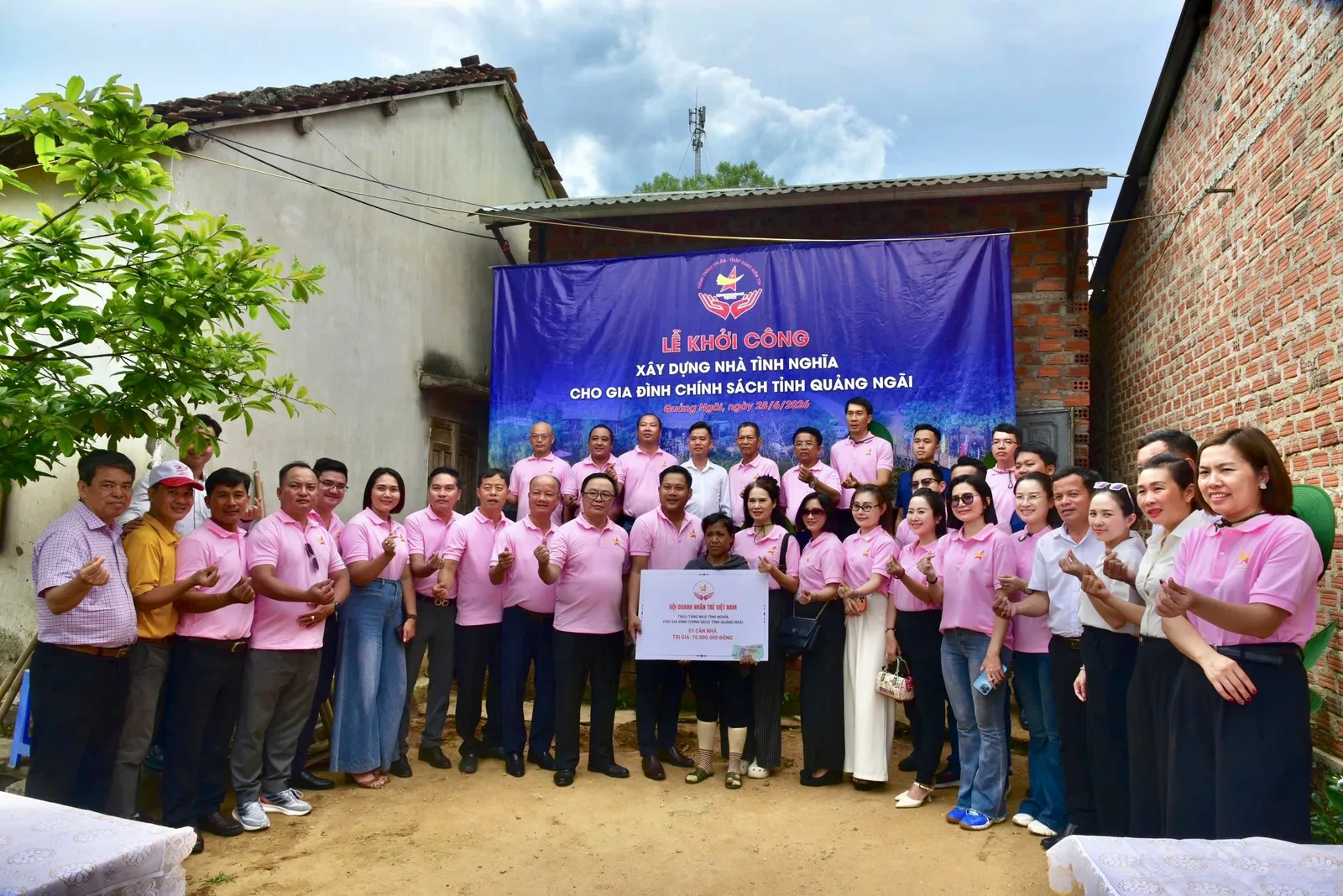 Mon Amie may đồng phục cho YBA Tây Ninh — 1/4
