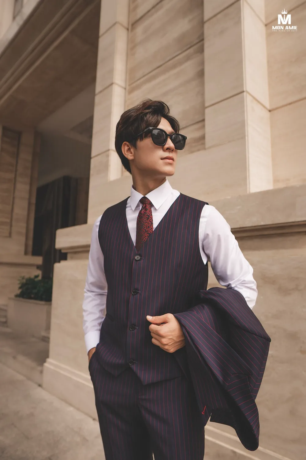 Suit doanh nhân · 17 — 1/1