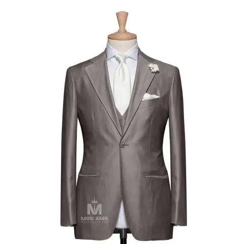 Suit ba mảnh màu nâu ghi